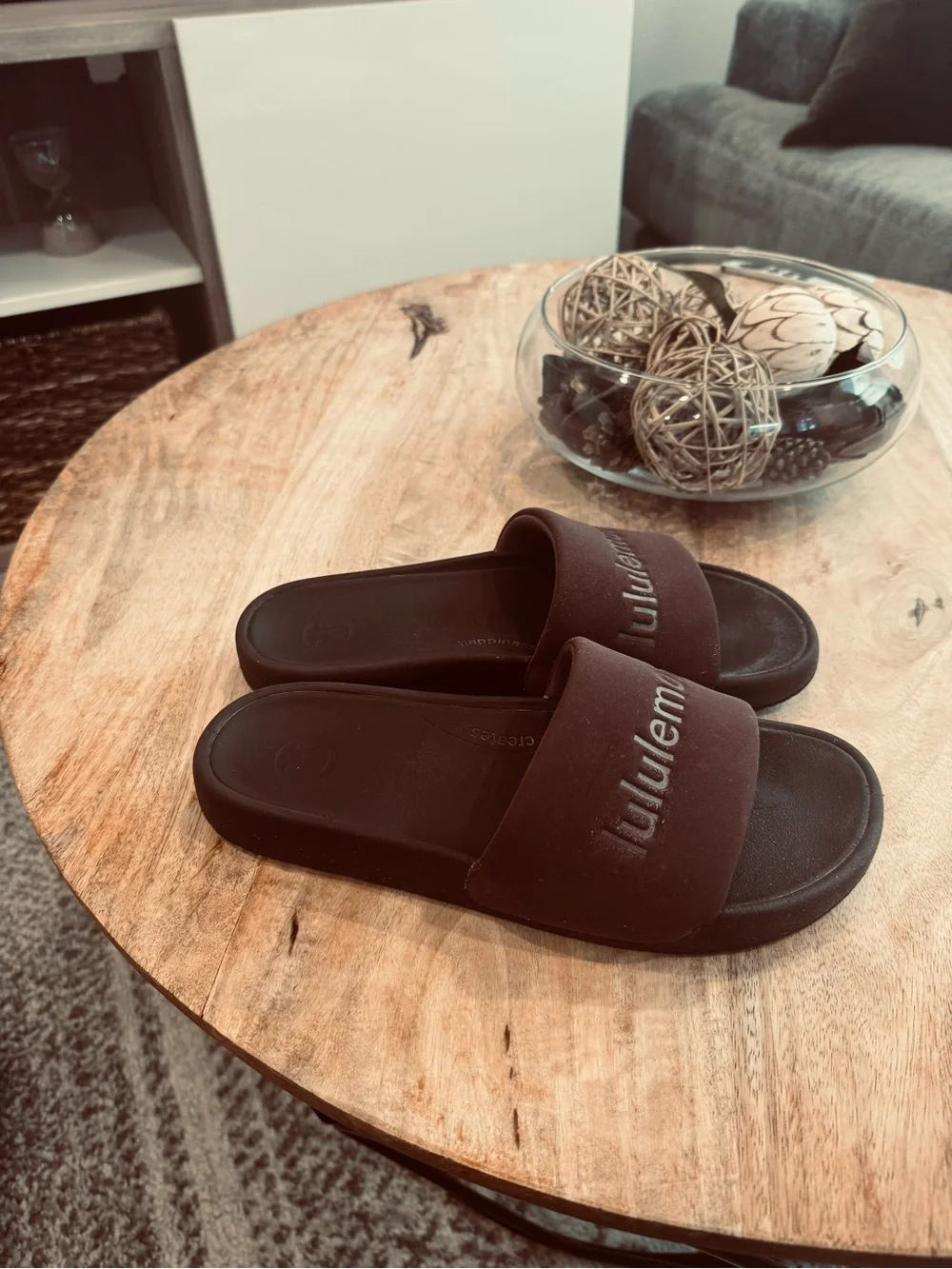 lululemon slides